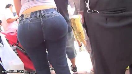 Perfegt Ass In Tight Jeans