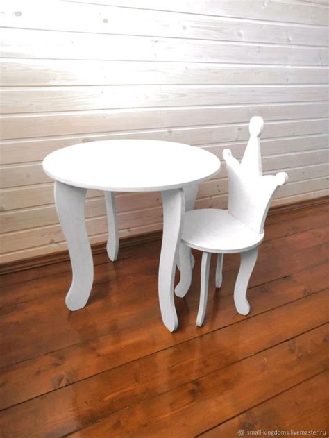 Детская мебель. Стол и стул в детскую. Детский стул и стол из дерева в ...