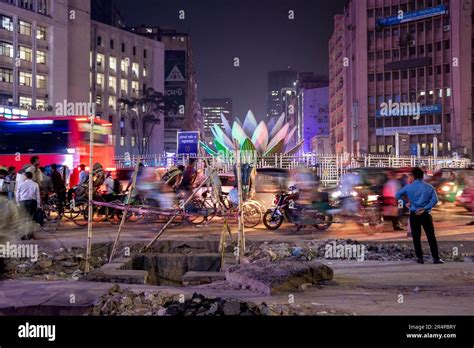 Night Traffic And Roadworks At Shapla Chottor In Dhaka Bangladesh