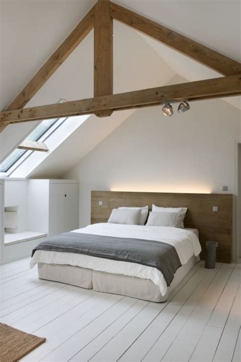 15 Cozy And Inviting Bedrooms With Skylights - Shelterness