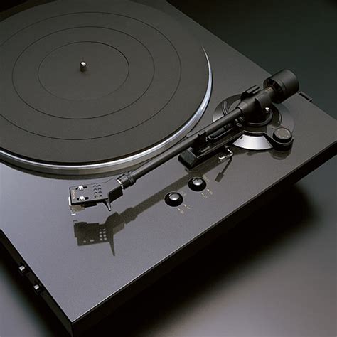 Denon DP-300F - виниловый проигрыватель | Купить в магазине Аудиомания