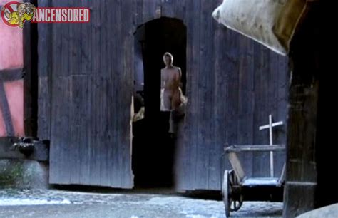 Naked Julie Marie Parmentier In Les Hirondelles D Hiver