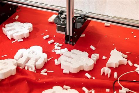 Premium Photo The Cutter Is A Plotter That Uses The Hot Wire Technique For Cutting Polystyrene