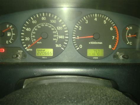 Чья она) — Toyota Avensis I, 1,8 л, 1999 года | наблюдение | DRIVE2