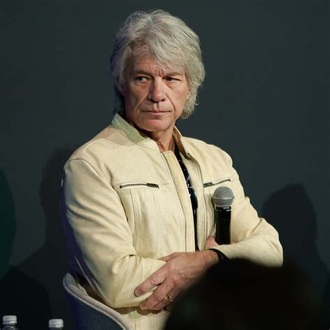 105 Romantic Gestures for Her To Feel Special - Parade