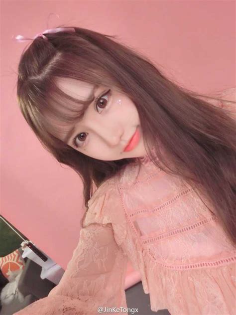 Hot girl nửa triệu follow lộ mặt thật khác hẳn trên sóng fan hâm mộ rần rần rủ nhau bỏ theo dõi