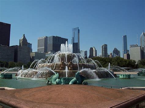 Clarence F. Buckingham Memorial Fountain in Chicago, USA | Sygic Travel