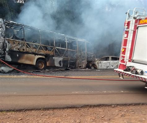 Micro Nibus Escolar E Carro Pegam Fogo Ap S Colis O No Sudoeste Cgn