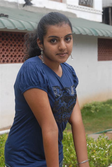 Divya Nagesh Hot Photo Stills In Paasakkaara Nanbargal Tamil Cinema