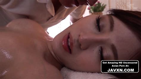 Hot Japanese Babe Gets A Massage