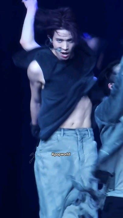 heeseung  abs  muscular body heeseung enhypen abs body