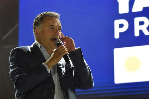 Con la bandera de la "esperanza" el Frente Amplio uruguayo cierra su