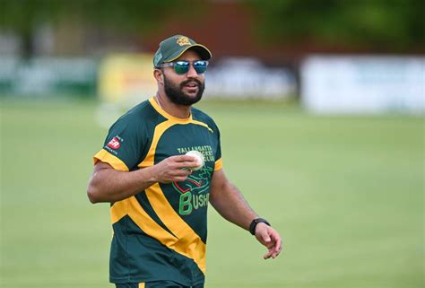 shoaib shaikh  opening partner john oswell    pressure
