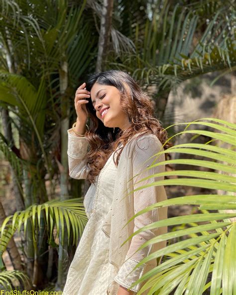 Asha Bhat Hot Images