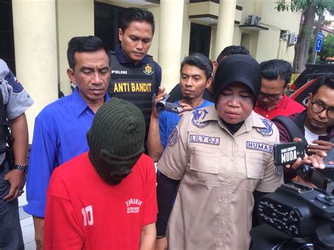 LA Tahun Jadi Budak Sex Ayah Tiri