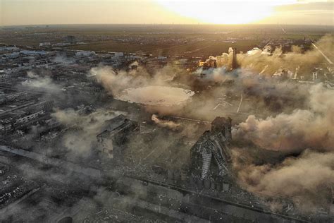 江苏响水化工厂爆炸事故已造成44人死亡 航拍多图 爆炸 化工厂爆炸 响水 新浪新闻