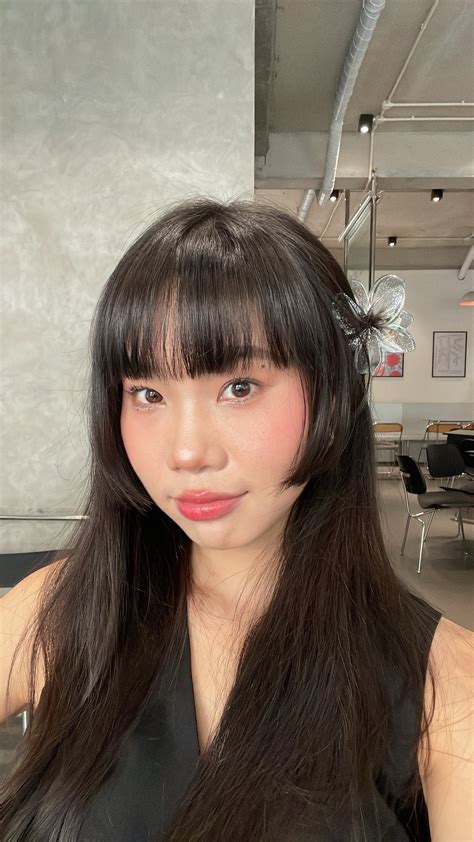 Ê cái kẹp hoa này xinh vãiiii t đã đánh giá thấp nó bảo sao hot chắc phải xin a thanh