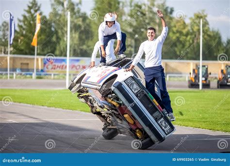 Omsk Russia August 03 2013 Auto Rodeo Car Stunts Editorial Image Image Of Outdoor Fast