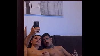Dois Pauzudos No Espelho XVIDEOS
