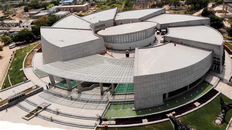 Aquatic Gallery: Merging Science Education with Entertainment - MGS