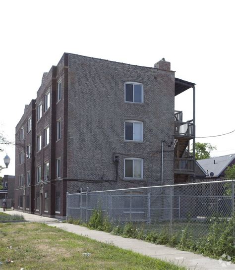 400 02 S Kilbourn Ave Apartments In Chicago Il