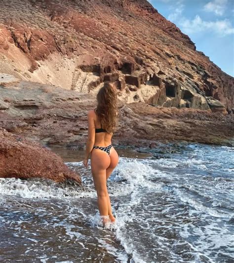 Brunette From Behind Nudes Bikinis Nude Pics Org