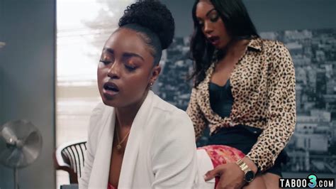 Ebony Boss Orders Her Black TS Secretary Leilani Li To Fuck Her Dark Pussy AShemaletube