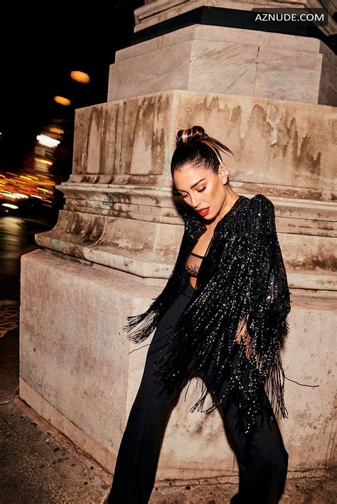 Blanca Suarez Sexy Seen Showing Off Her Hot Body At The Fashion Show In