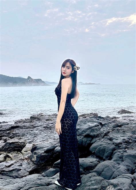 Hot girl Lào nói tiếng Việt như gió diện bikini nóng bỏng Báo Tri