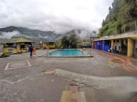 People Bathing In A Hot Spring Editorial Stock Image Image Of Banos Pool