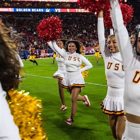 Pin By Sierra Neudeck On Usc Song Girls Sierra Neudeck Hot Cheerleaders Cheerleading Usc