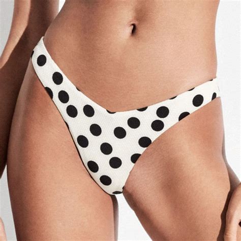 Conjunto Bikini Sin Tirantes Copa B Aros Y Relleno Fino Gisela Limited Edition Corseteria