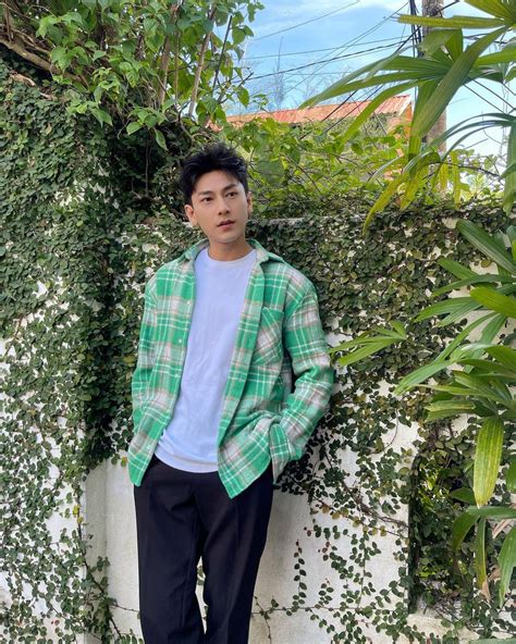 Sao Vi T Ng Y Ninh D Ng Lan Ng C Di N Bikini Cam Tr N Th Nh Suy T