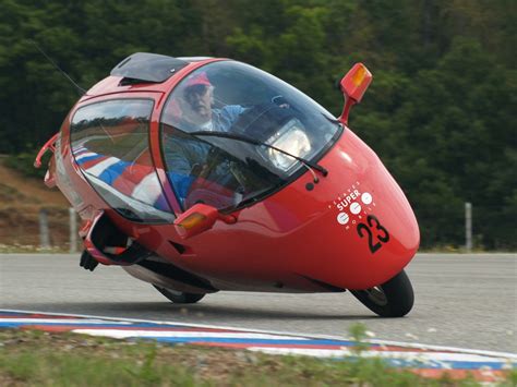 The MonoRacer 130E Fully Enclosed Motorcycle Aims To Redefine Personal