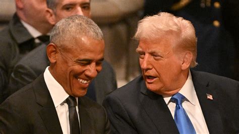 Trump y Obama comparten un momento amistoso en el funeral de Carter