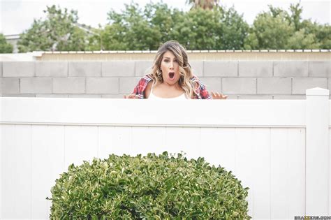 Makayla Cox Seduces And Fucks Her Neigbor Photos Markus Dupree Milf Fox