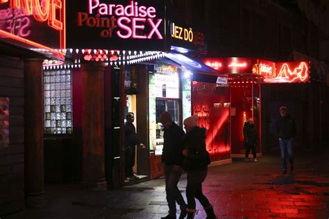 PUBLIC EROTIC 2 Public Erotic 01643 Porn Pic