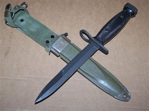 M7 Bayonet Knife/US Scabbard, Vietnam Era, Hunting Knives - Amazon Canada