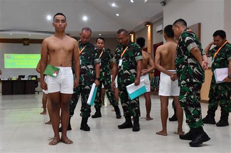 Kasdam XIV Hasanuddin Memimpin Sidang Parade Tamtama PK TNI AD T A 2022