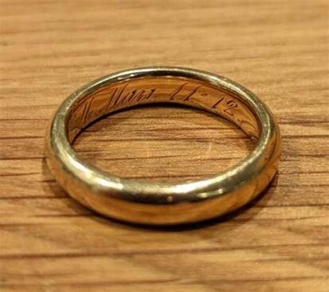 Unusual Finds In Thrift Shops (20 pics)