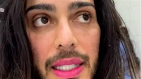 Médico usa peruca para atender grávida após ela ofender colega gay