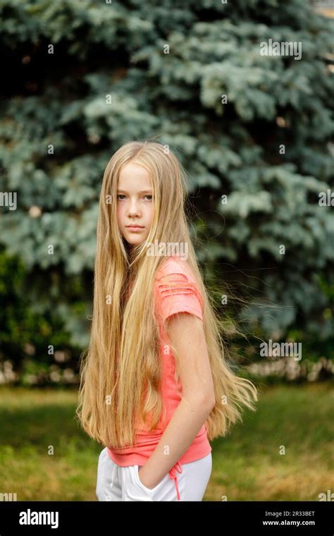 Fille Blonde Cheveux Long Banque De Photographies Et Dimages Haute R Solution Alamy