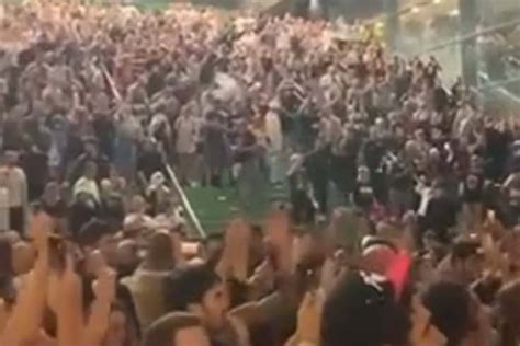 Video Crowd Bursts Into Song After Red Hot Chili Peppers Concert