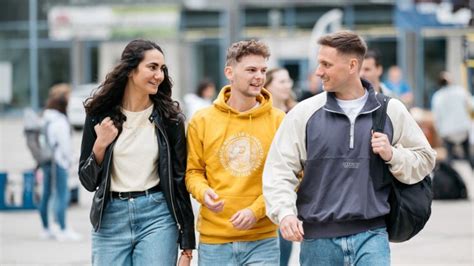 Informieren über die deutsche TOP-Uni mit mehr als 15.000 Studierenden