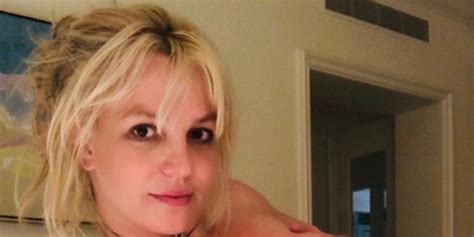 Britney Spears Poses For A Topless Photo Shoot In Bed Bikini Britney Spears Shirtless