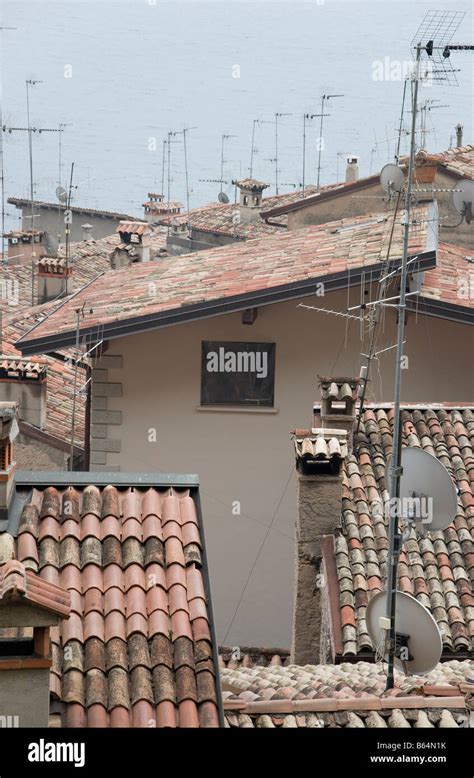 Tv Aerials Roof Hi Res Stock Photography And Images Alamy