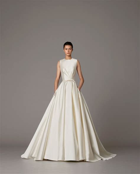 Hillary Antonio Riva Milano Elegant Wedding Dress Wedding Gowns