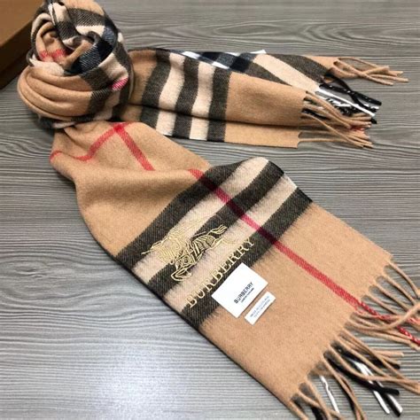 Шарф Burberry - купить с доставкой по выгодным ценам в интернет ...