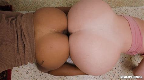 Busty Blonde Hottie Kate Dee Makes Love With Hot Ebony Fraya Kennedy Photos