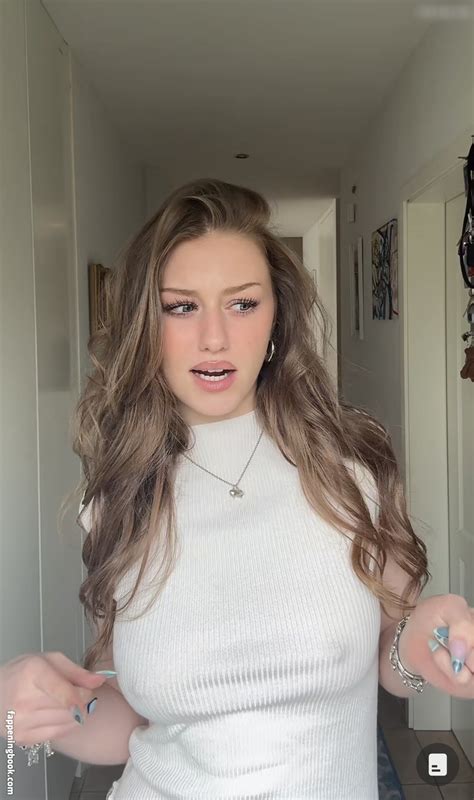 Yana Clare Nude OnlyFans Leaks Fappening FappeningBook